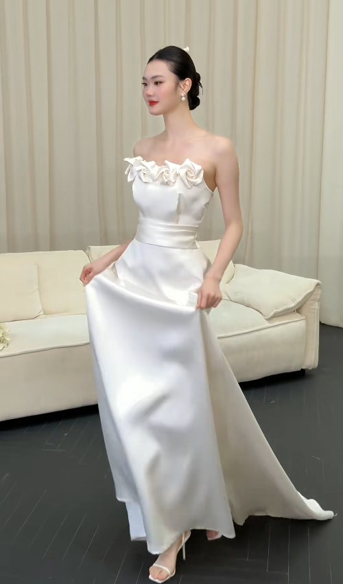 Beautiful Strapless Sheath Long Wedding Dresses Satin Bridal Gowns Sleeveless Bride Dress