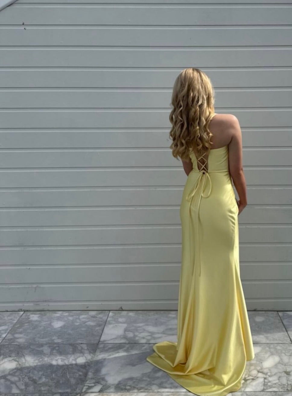Yellow Sheath Stain Prom Dress Leg Slit Ruched Strappy Evening Gown