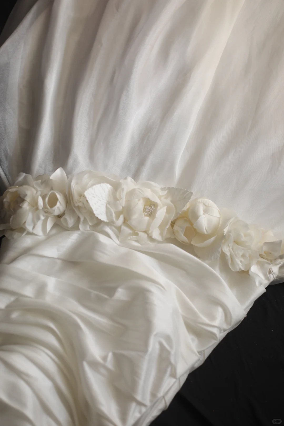 Ruched Bodice Mermaid Long Wedding Dress Cascading Floral Applique Formal Dresses