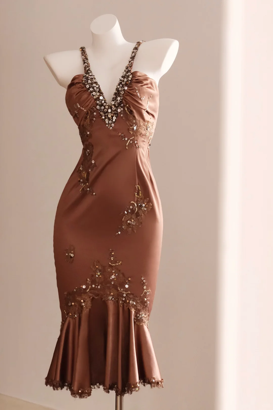 Sexy Brown Sheath V Neck Prom Dress Appliques Lace Satin Short Formal Dress Outfits