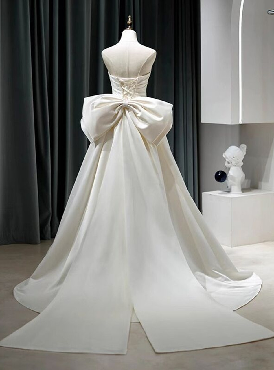 Elegant Strapless Mermaid Satin Wedding Dress with Bow