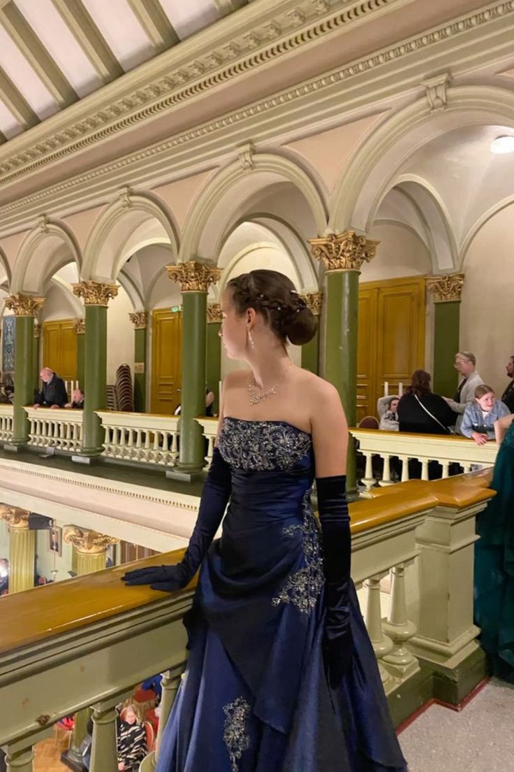 Vintage Navy Blue Exquisite Floral Long Satin Ball Gown Evening Dress