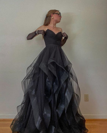 Fairytale Evening Dresses with Gloves Tiered Ball Gown