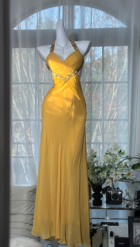 Elegant Yellow Halter Neck Beaded Prom Dresses Backless Dress Formal Classy