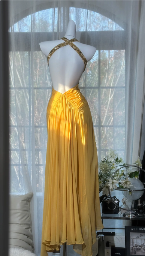 Elegant Yellow Halter Neck Beaded Prom Dresses Backless Dress Formal Classy