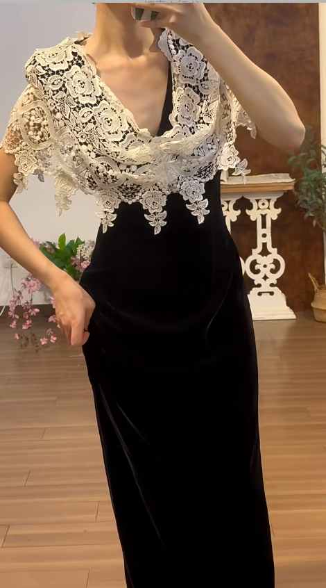 Vinatge Black Velvet Mermaid Dress with Lace Embroidered Neckline