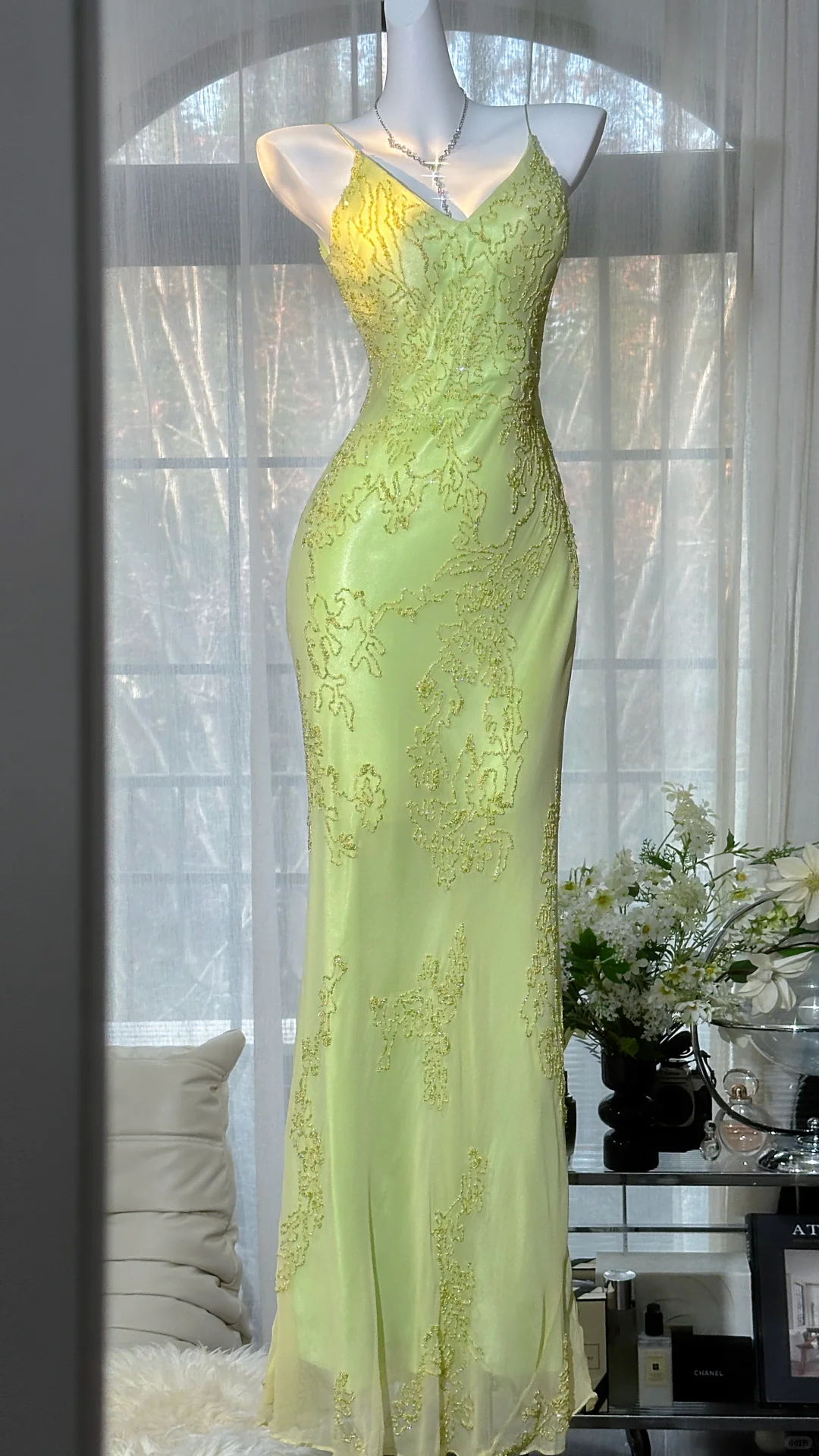 Vintage Sheath Spaghetti Straps Maxi Dress Beaded Light Green Long Prom Outfit