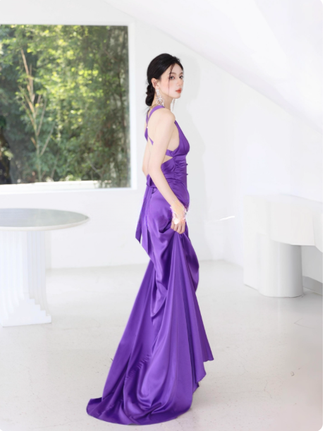 Chic V-Neck Sheath Long Evening Dresses Satin Sleeveless Purple Evening Dress Backless Formal Gown