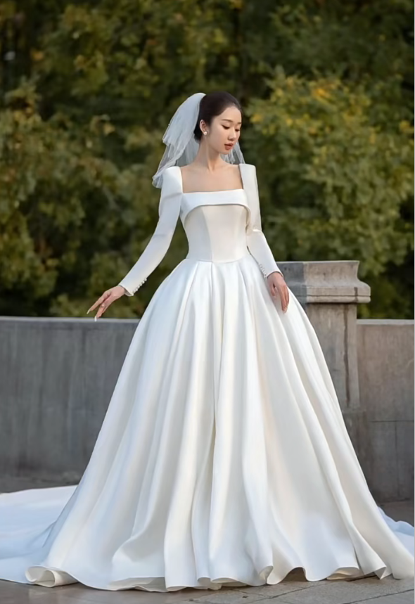 Elegant Square Neck A-Line Long Wedding Dresses Satin White Bridal Gowns Long Sleeves
