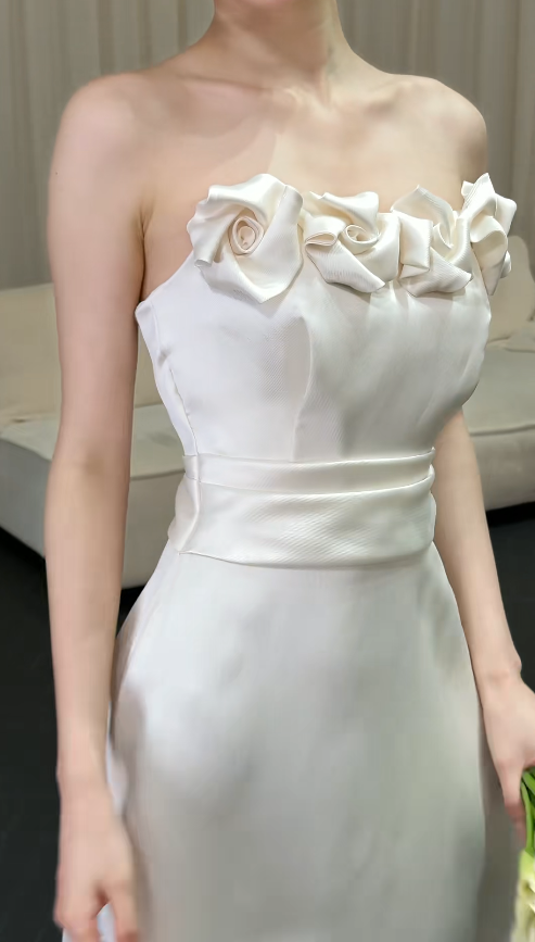 Beautiful Strapless Sheath Long Wedding Dresses Satin Bridal Gowns Sleeveless Bride Dress
