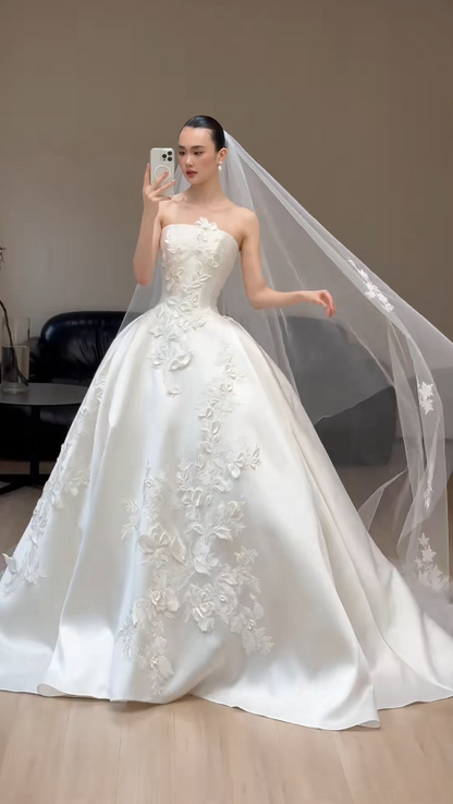 Luxury Strapless Ball Gown Long Wedding Dresses Satin Princess Bridal Gowns