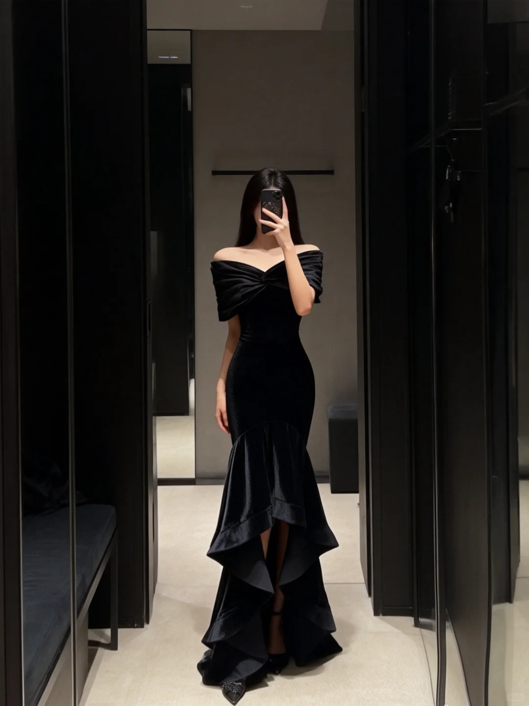 Sexy Mermaid Event Dresses Elegant Off the Shoulder Black Ruffle Velvet Long Prom Dress