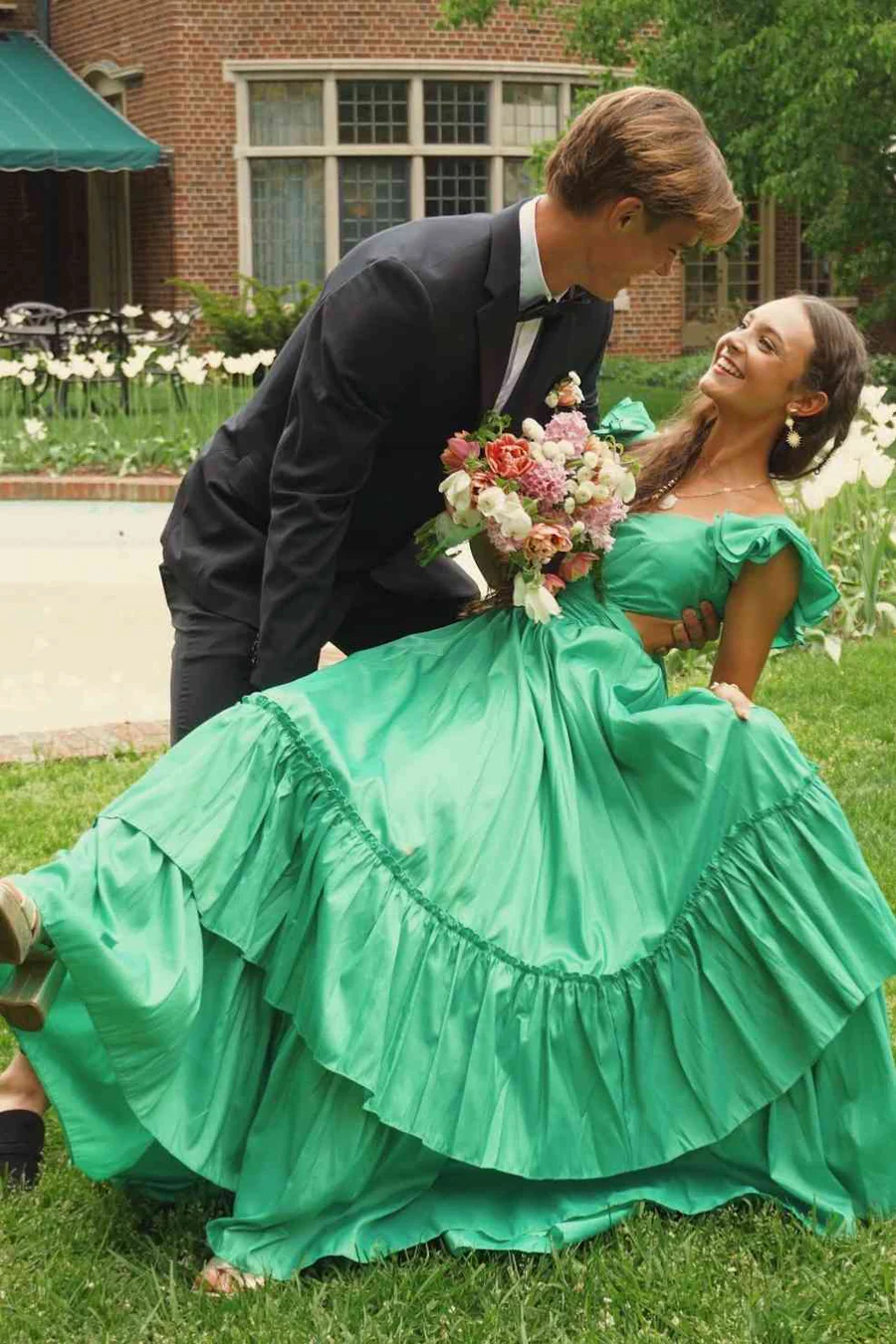 Cute Green A-Line V-Neck Prom Dress Layered Lady Dress for Special Occasion