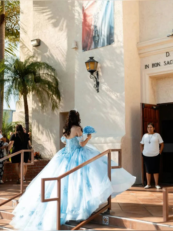 Luxury Off The Shoulder Blue Ball Gown Birthday Dress Princess Sweet 16 Dresses