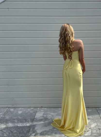 Yellow Sheath Stain Prom Dress Leg Slit Ruched Strappy Evening Gown