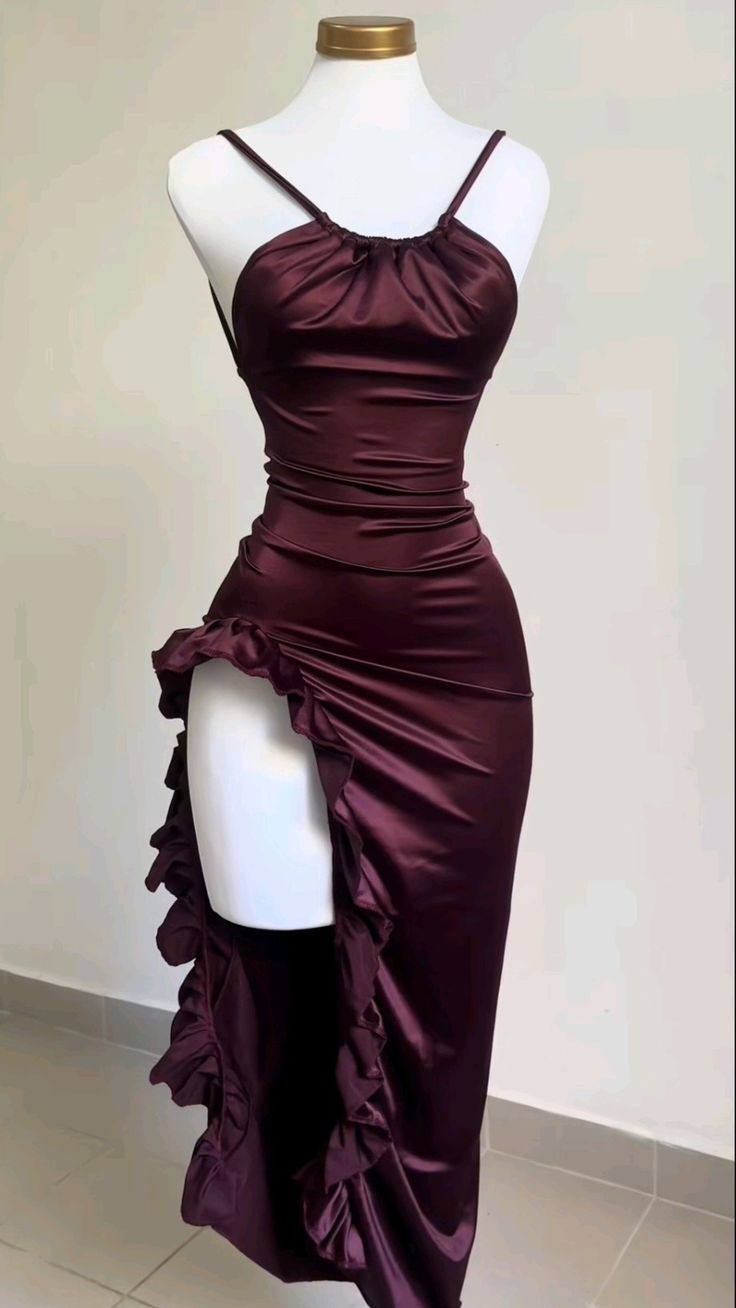 Chic Tight Short Prom Dress Ruffled trim Side Slit Party Dresses