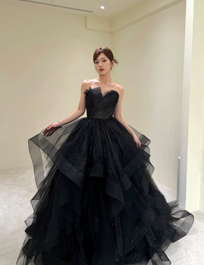Sweetly Ball Gown Strapless Ball Dresses Ruffle Black Tulle Prom Dress