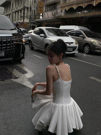 Classy Pearls Straps Satin A Line Short 16th Birthday Outfits White Mini Graduation Homecoming Dress