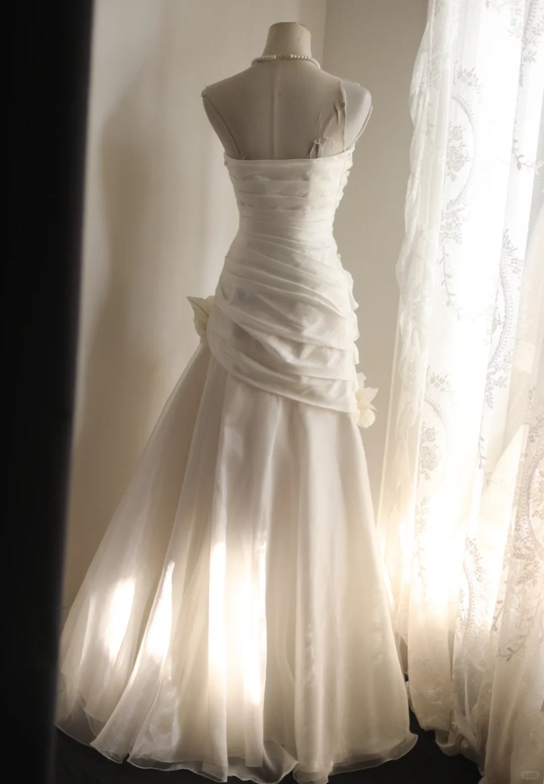 Ruched Bodice Mermaid Long Wedding Dress Cascading Floral Applique Formal Dresses