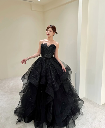 Sweetly Ball Gown Strapless Ball Dresses Ruffle Black Tulle Prom Dress