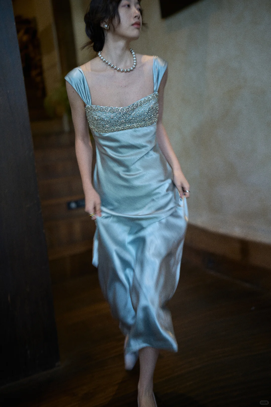 Elegant Blue Sheath Party Dress Straps Beaded Satin Long Formal Dresses