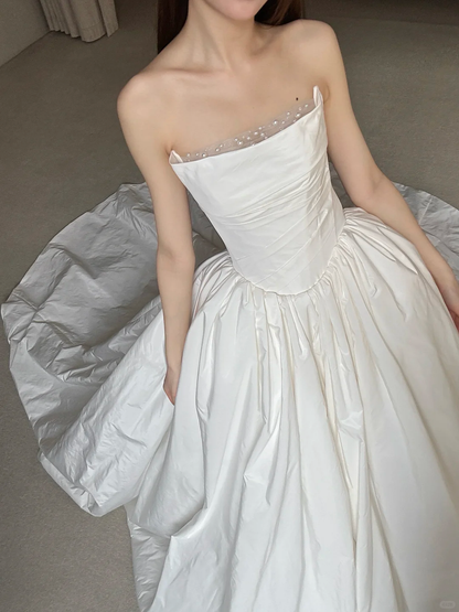 Elegant Strapless Wedding Dresses Exquisite Pearl White Satin Long Bridal Gown