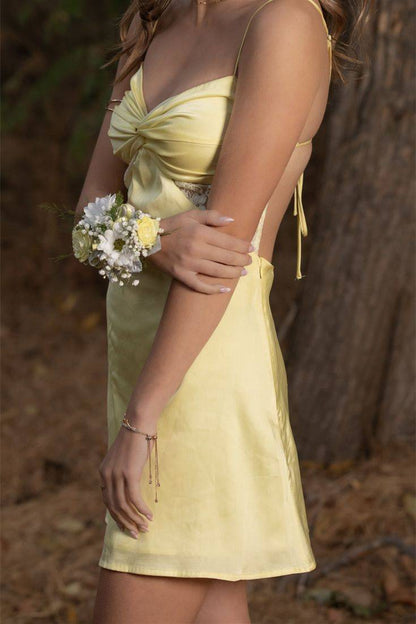 V-neck Yellow Lace Panelling A-line Short Dress Open Back Cocktail Dresses