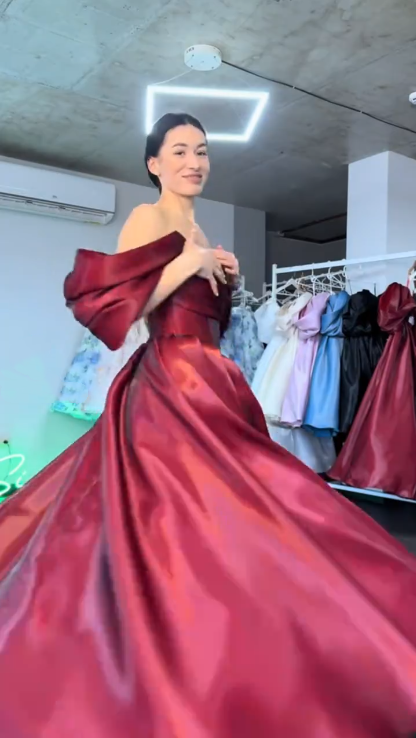 Burgundy Ball Gown Off The Shoulder Satin Beaded Puffed Sleeves Prom Gown