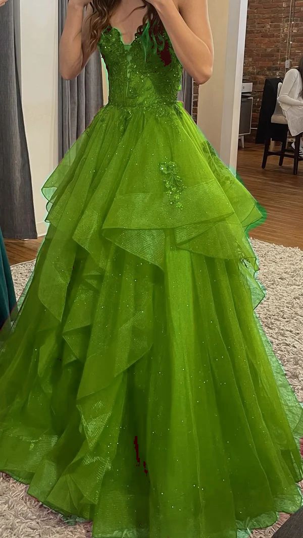 Chic Ball Gown Spaghetti Straps Burgundy Layered Prom Dress Tulle Long Evening Formal Gowns