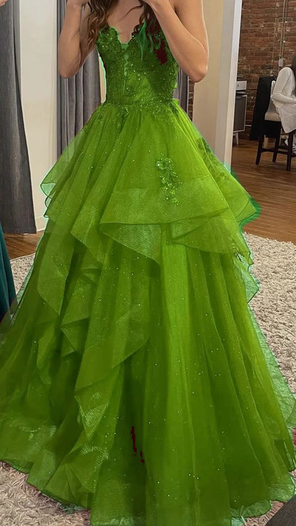 Chic Ball Gown Spaghetti Straps Burgundy Layered Prom Dress Tulle Long Evening Formal Gowns