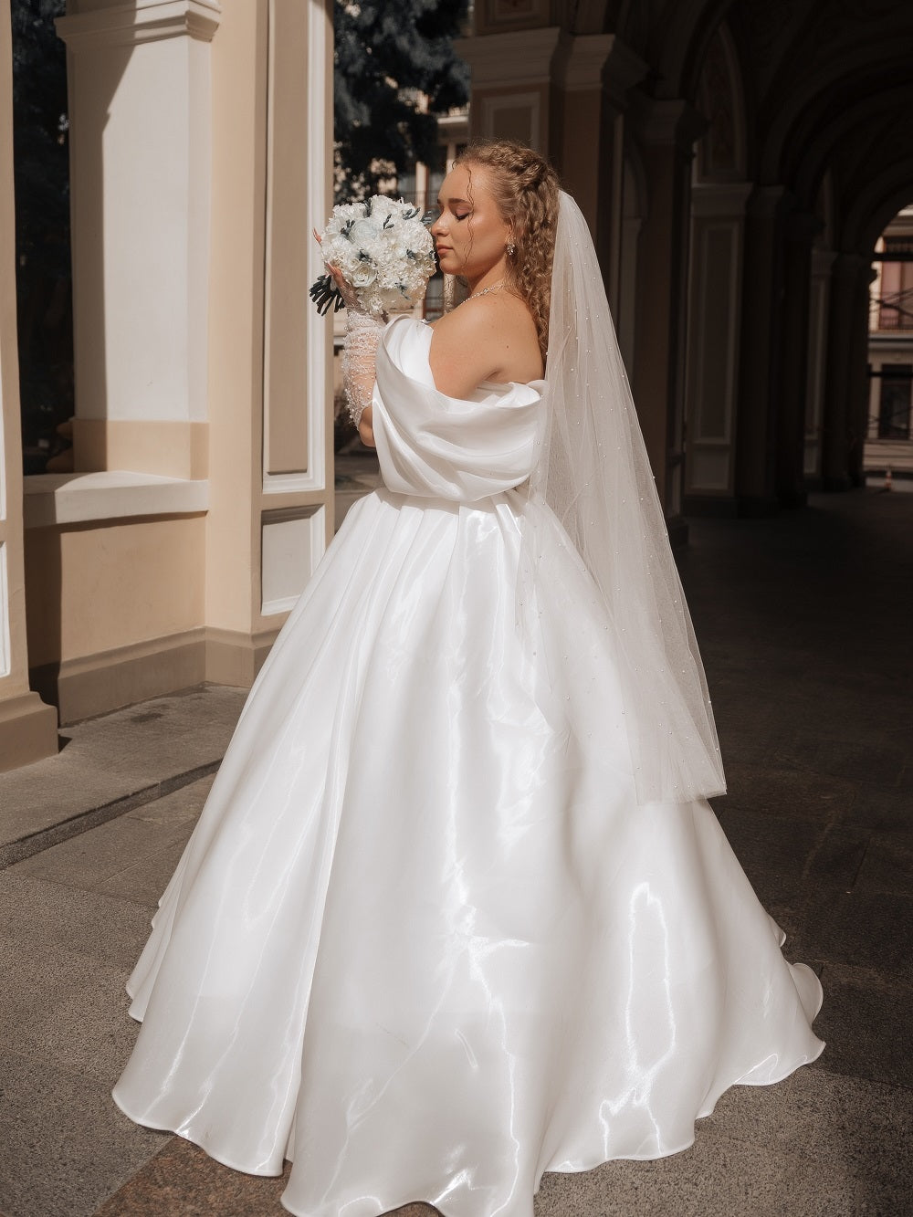 Sparkly Ball Gown Wedding Dress Princess Off the Shoulder Bride Dresses