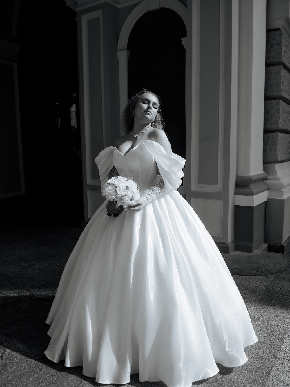 Sparkly Ball Gown Wedding Dress Princess Off the Shoulder Bride Dresses