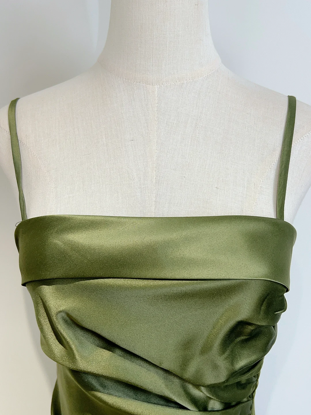 Elegant Green Long Prom Dress Ruffle Evening Gowns Open Back