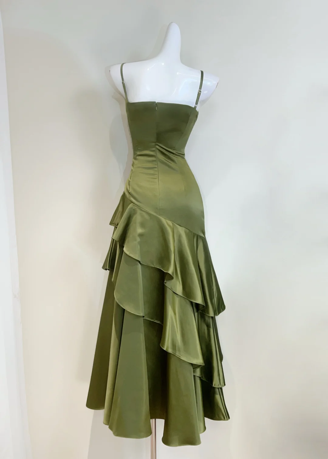 Elegant Green Long Prom Dress Ruffle Evening Gowns Open Back