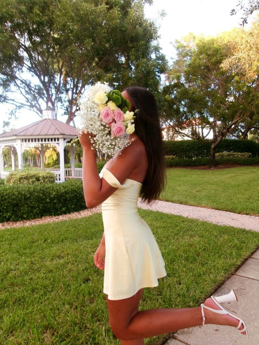 Light Yellow Off-shoulder Mini Dress Birthday Party Dresses