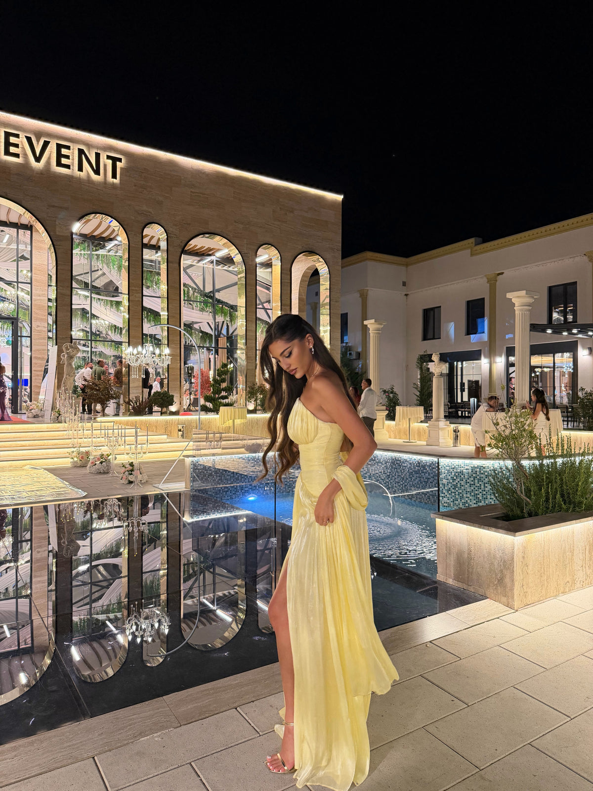 Yellow Strapless Long Dress Glossy Pleated Design High Slit Formal Dresses