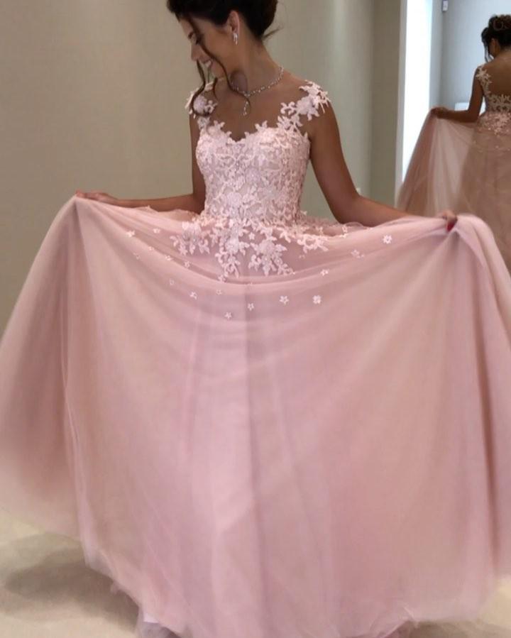 Modest Tulle Formal Dresses With Lace Cap Sleeves