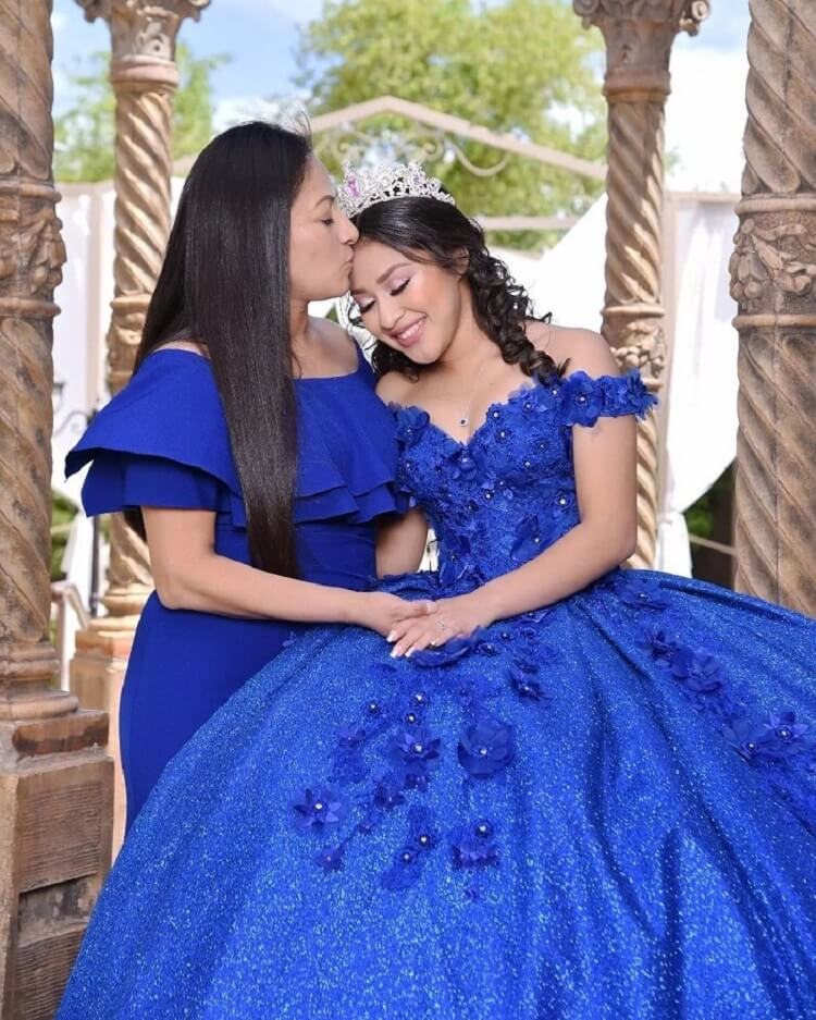 Vestidos Royal Blue And Gold Sweet 16 Dresses Luxury Royal Blue Quinceanera Dresses Long Sleeves Applique Vestidos Royal Blue And Gold Sweet 16 Dresses Luxury Royal Blue Quinceanera Dresses Long Sleeves Applique