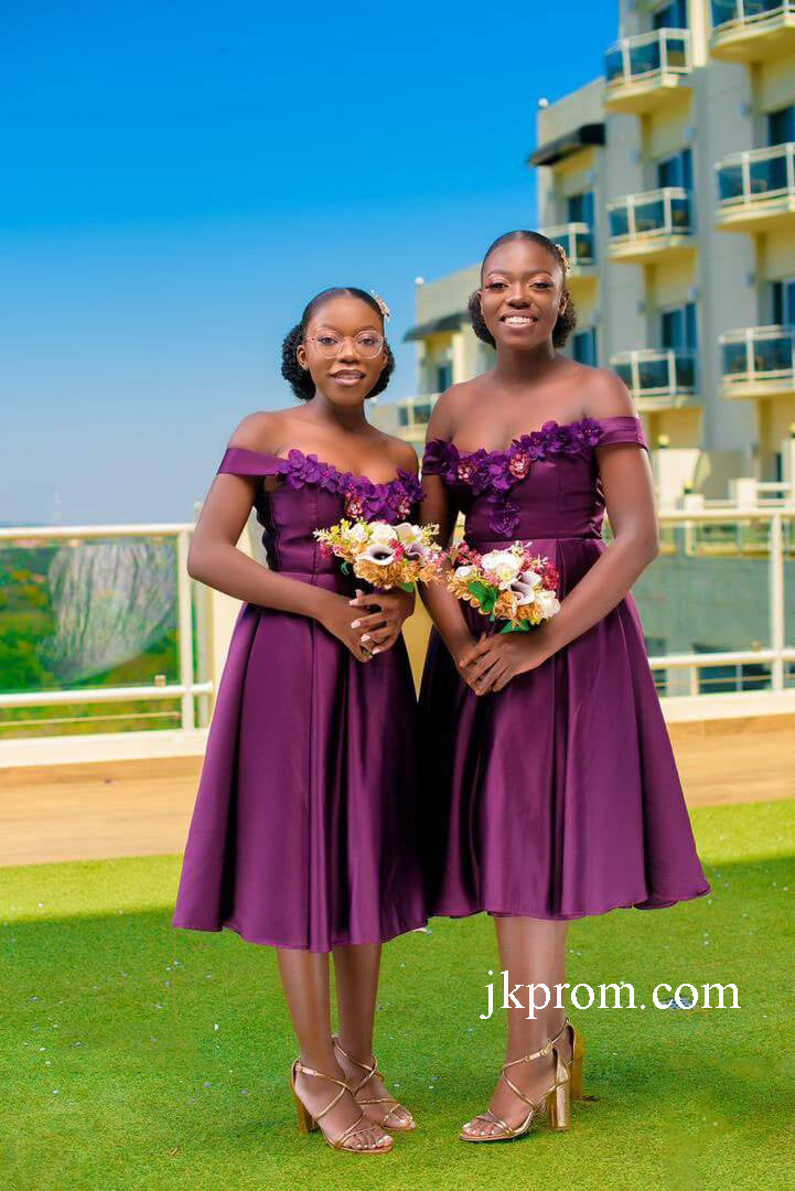 Short-Purple-Knee-Length-Bridesmaid-Dresses-with-Flowers-A-Line