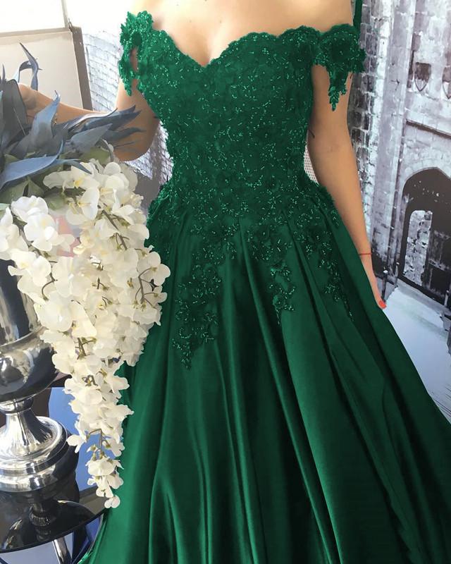 Off The Shoulder Satin Ball Gowns Dresses With 3D Flowers Beaded