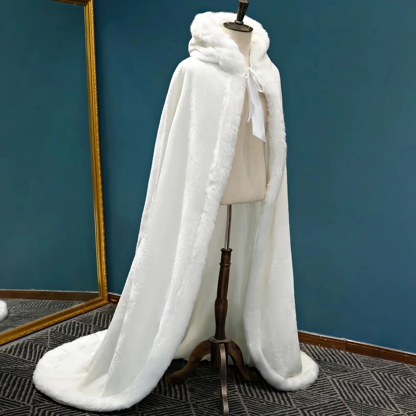 Long Faux Fur White Winter Wedding Cloak Bride Shawl Cape Cos Christmas Coat
