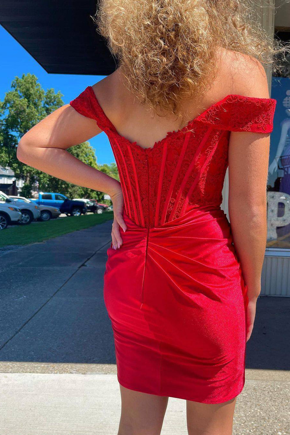 red-Short-cocktail-Dress