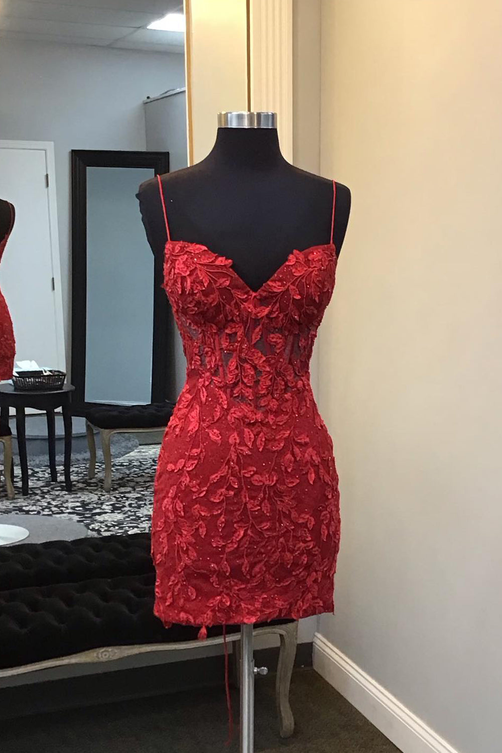 Dark Red Corset Tight Short Homecoming Dress with Appliques – jkprom
