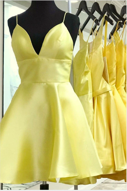 A-line Short Yellow Homecoming Dresses V-neck Party Dress with Pockets