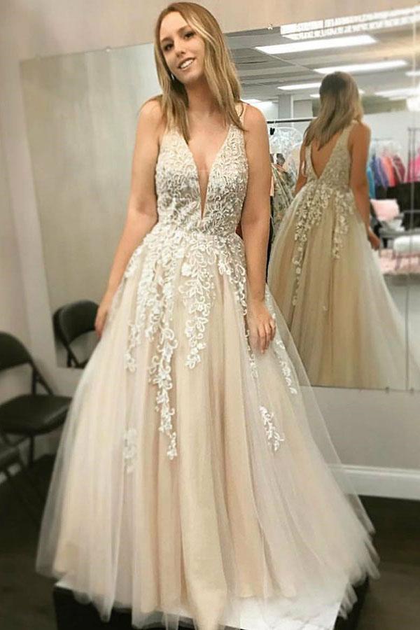 Flowy Princess V-neck Open Back Long Tulle Prom Dress With Appliques