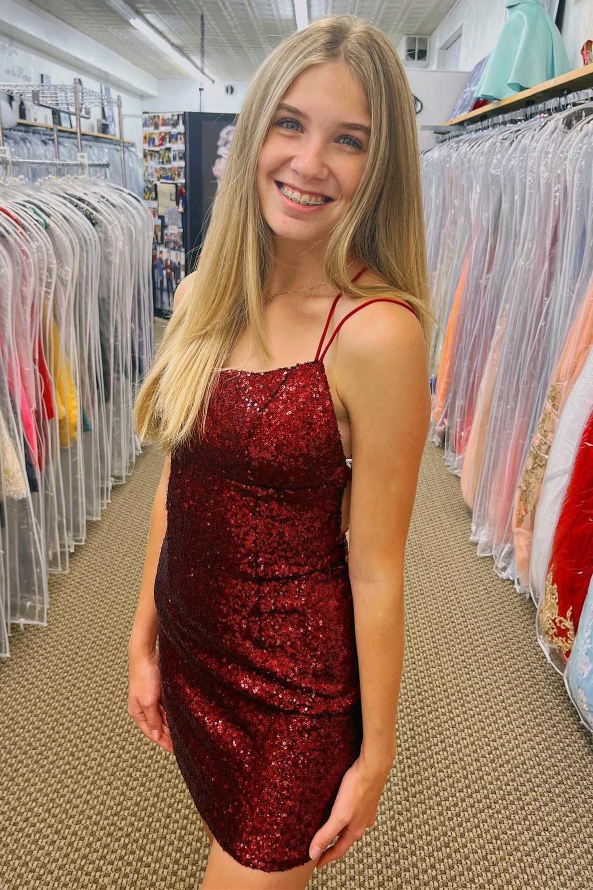 Burgundy-Sequin-Bodycon-Short-Homecoming-Dress