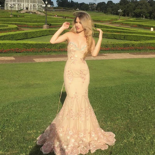 Sexy Nude Sweetheart Strapless Mermaid Lace Long Prom Dress